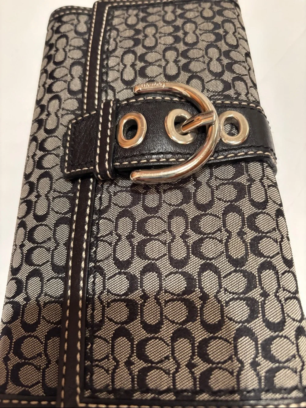 Coach wallet signature